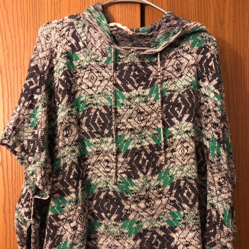 Green/Black hooded sleeveless sweater - medium